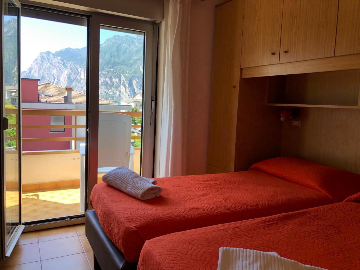 Hotel Garni Villa Magnolia Torbole Sul Garda Bagian luar foto