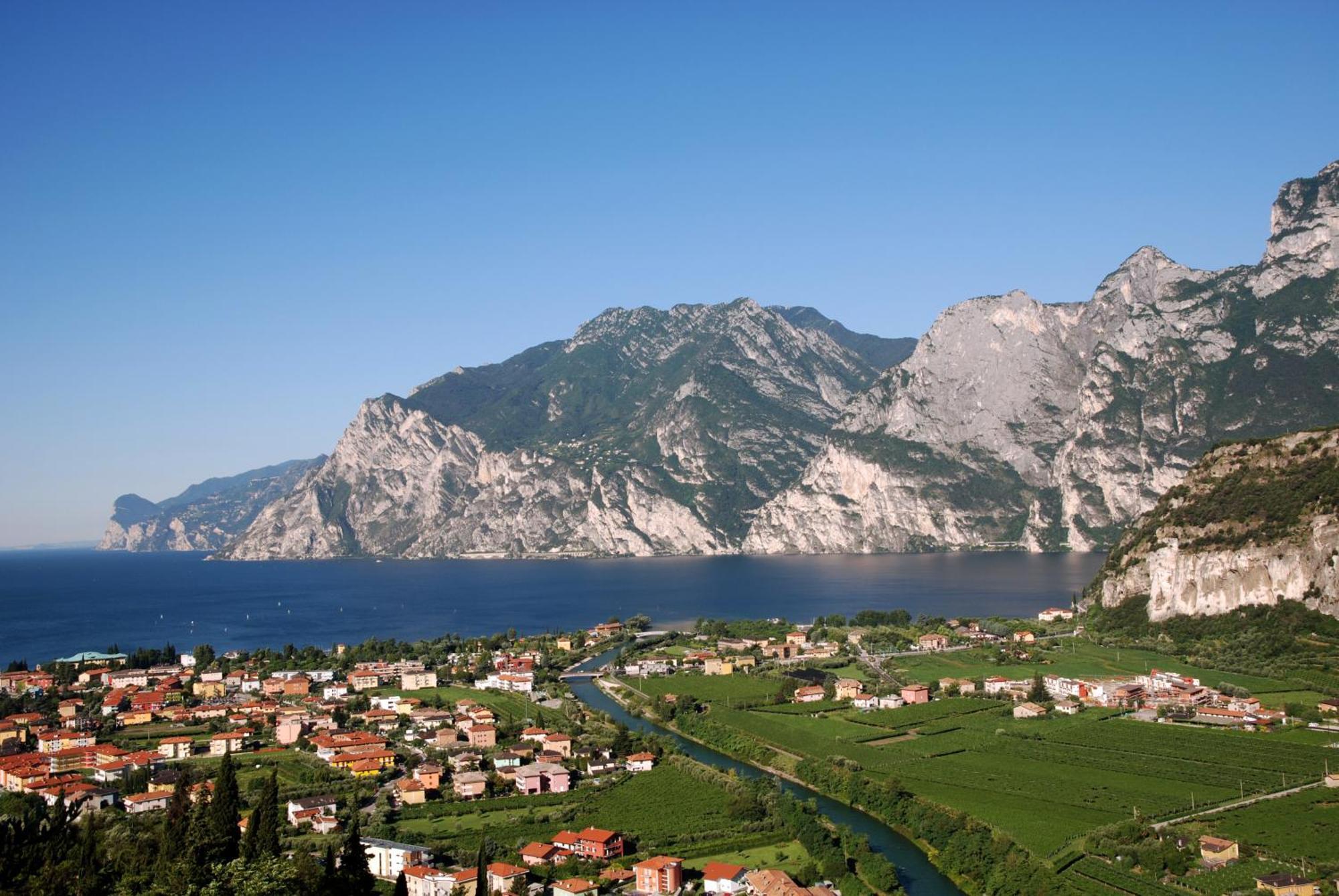 Hotel Garni Villa Magnolia Torbole Sul Garda Bagian luar foto
