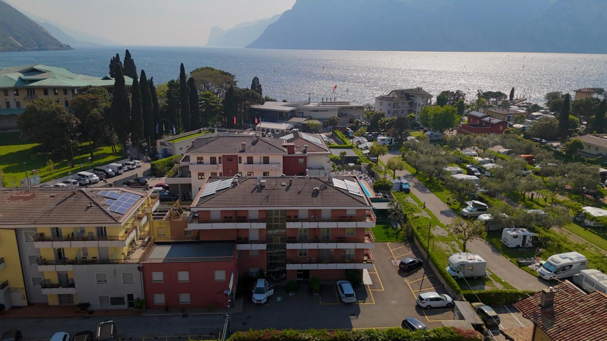 Hotel Garni Villa Magnolia Torbole Sul Garda Bagian luar foto