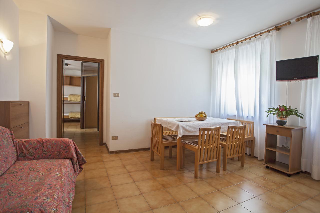 Hotel Garni Villa Magnolia Torbole Sul Garda Bagian luar foto