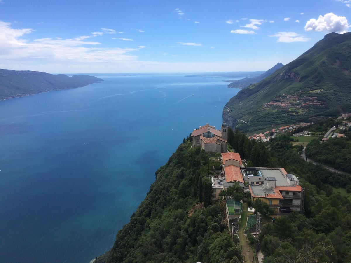 Hotel Garni Villa Magnolia Torbole Sul Garda Bagian luar foto