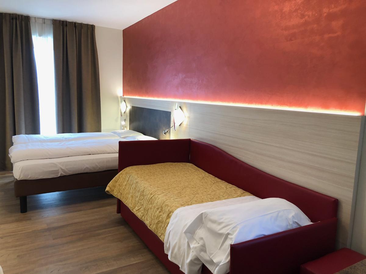 Hotel Garni Villa Magnolia Torbole Sul Garda Bagian luar foto