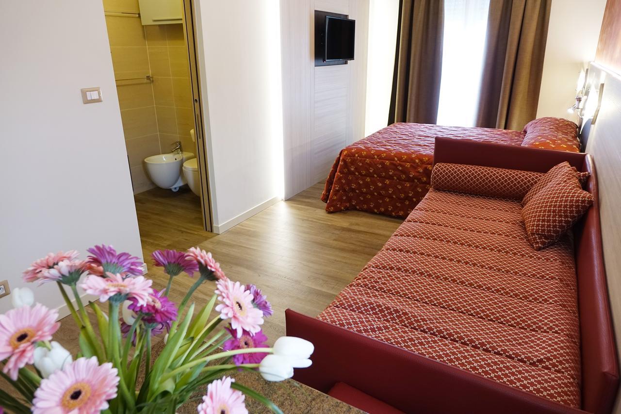 Hotel Garni Villa Magnolia Torbole Sul Garda Bagian luar foto