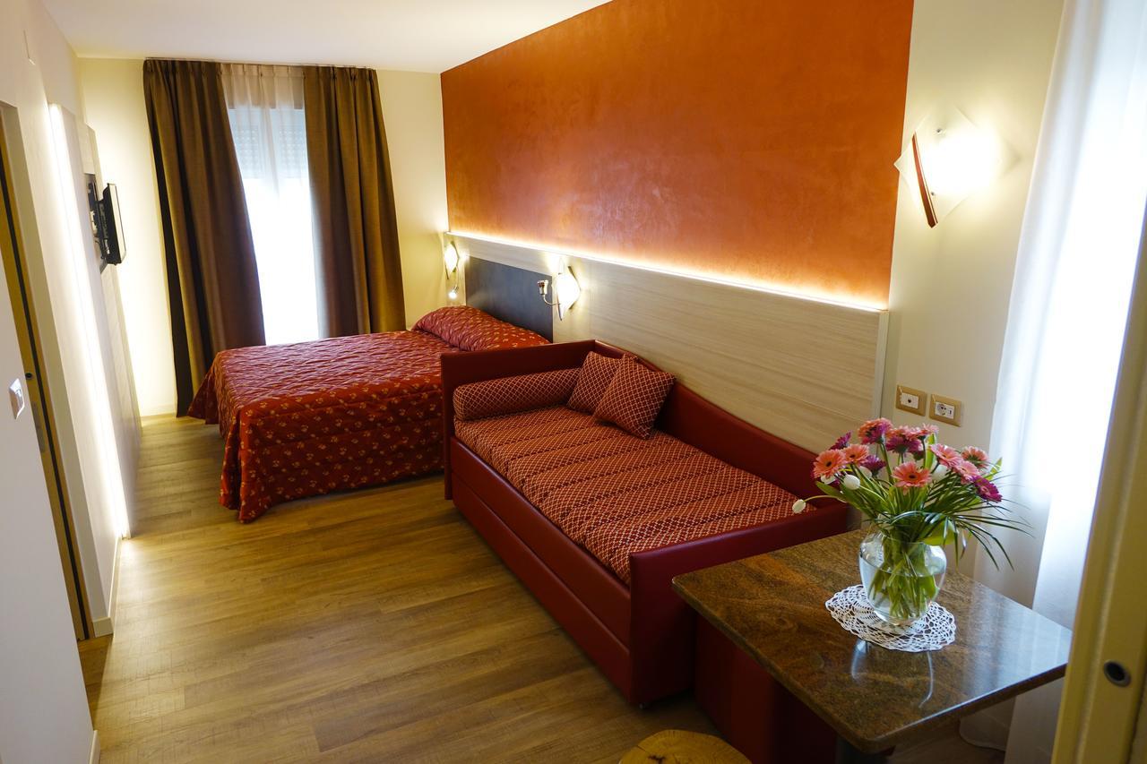 Hotel Garni Villa Magnolia Torbole Sul Garda Bagian luar foto